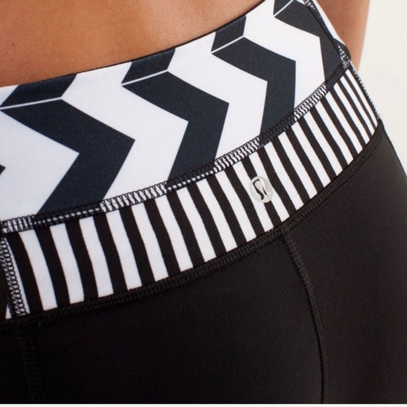 Lululemon Groove Black Arrow Stripe Flare Leg Pant - Picture 6 of 6